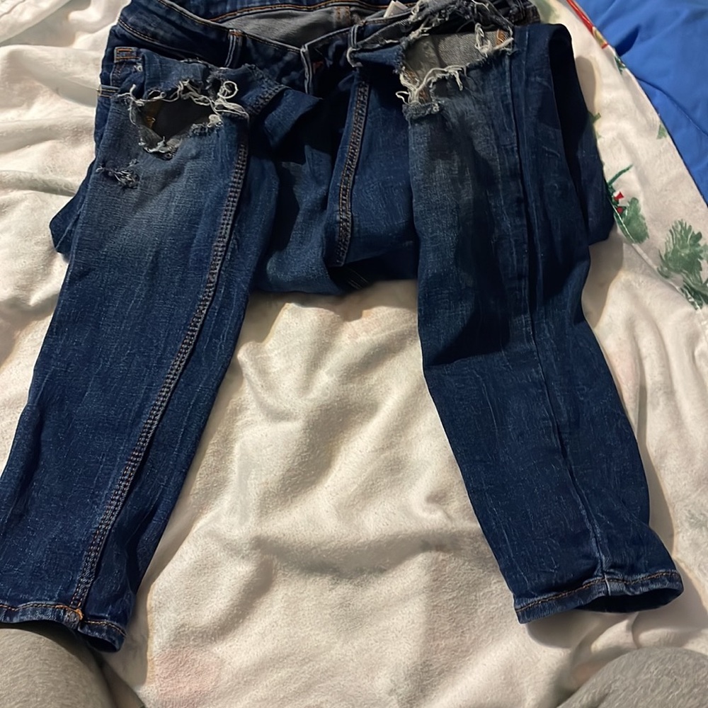 Old Navy jeans - Picture 2 of 2